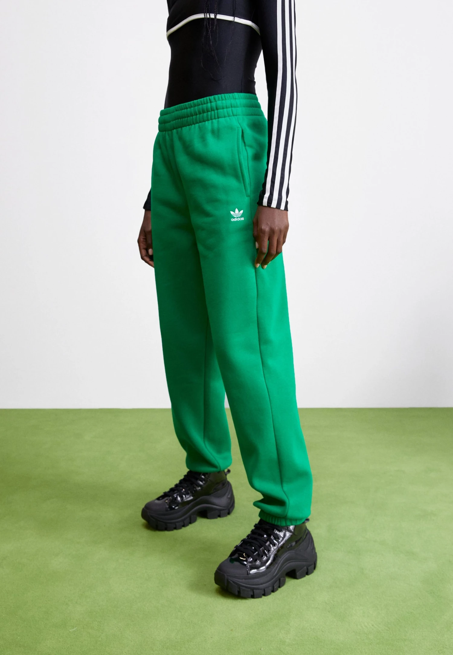 Adidas Originals Essentials - Tracksuit Bottoms - Green 3 Adidas Originals Essentials - Tracksuit Bottoms - Green
