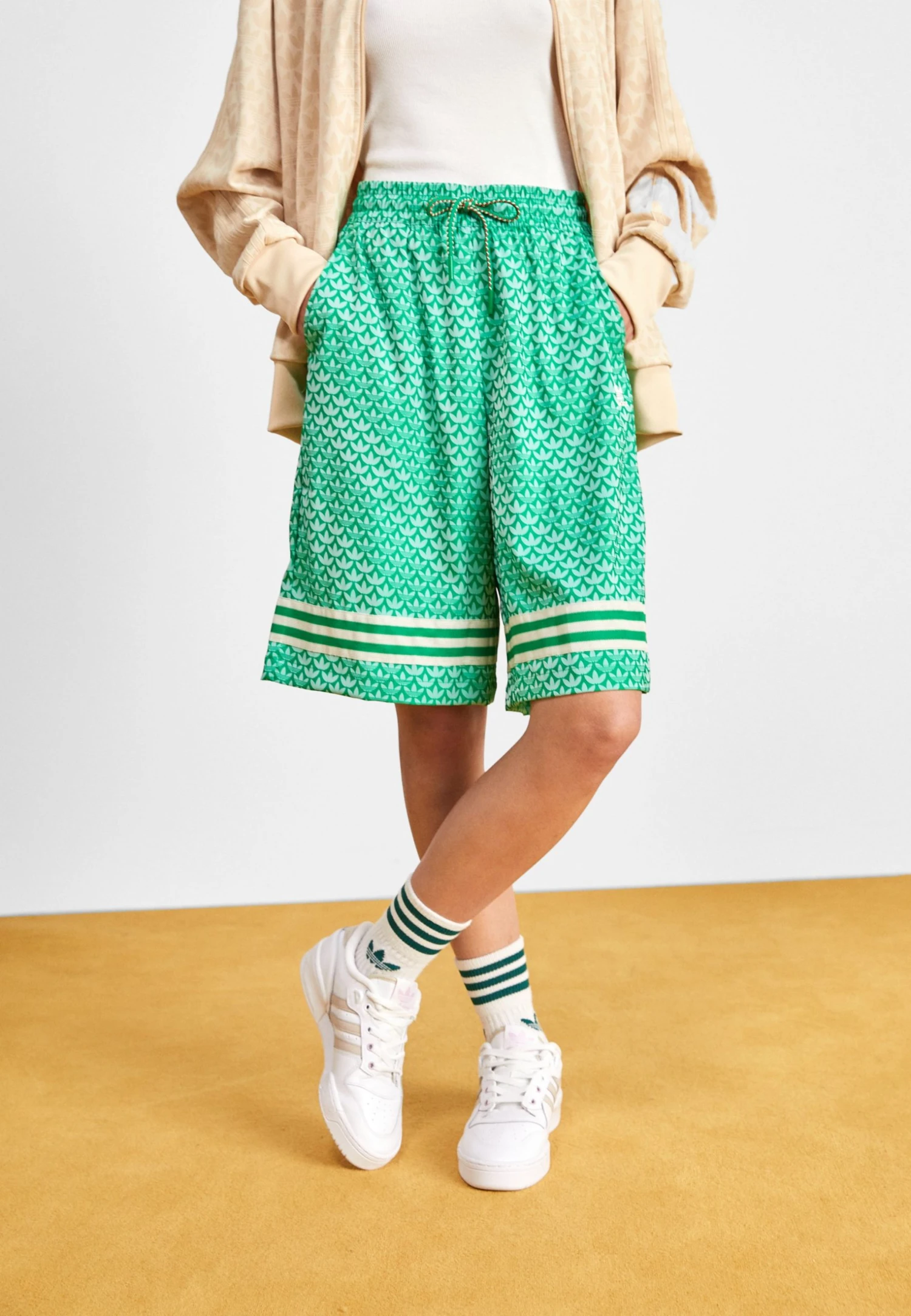 Adidas Originals Adicolor 70S - Shorts - Green 3 Adidas Originals Adicolor 70S - Shorts - Green