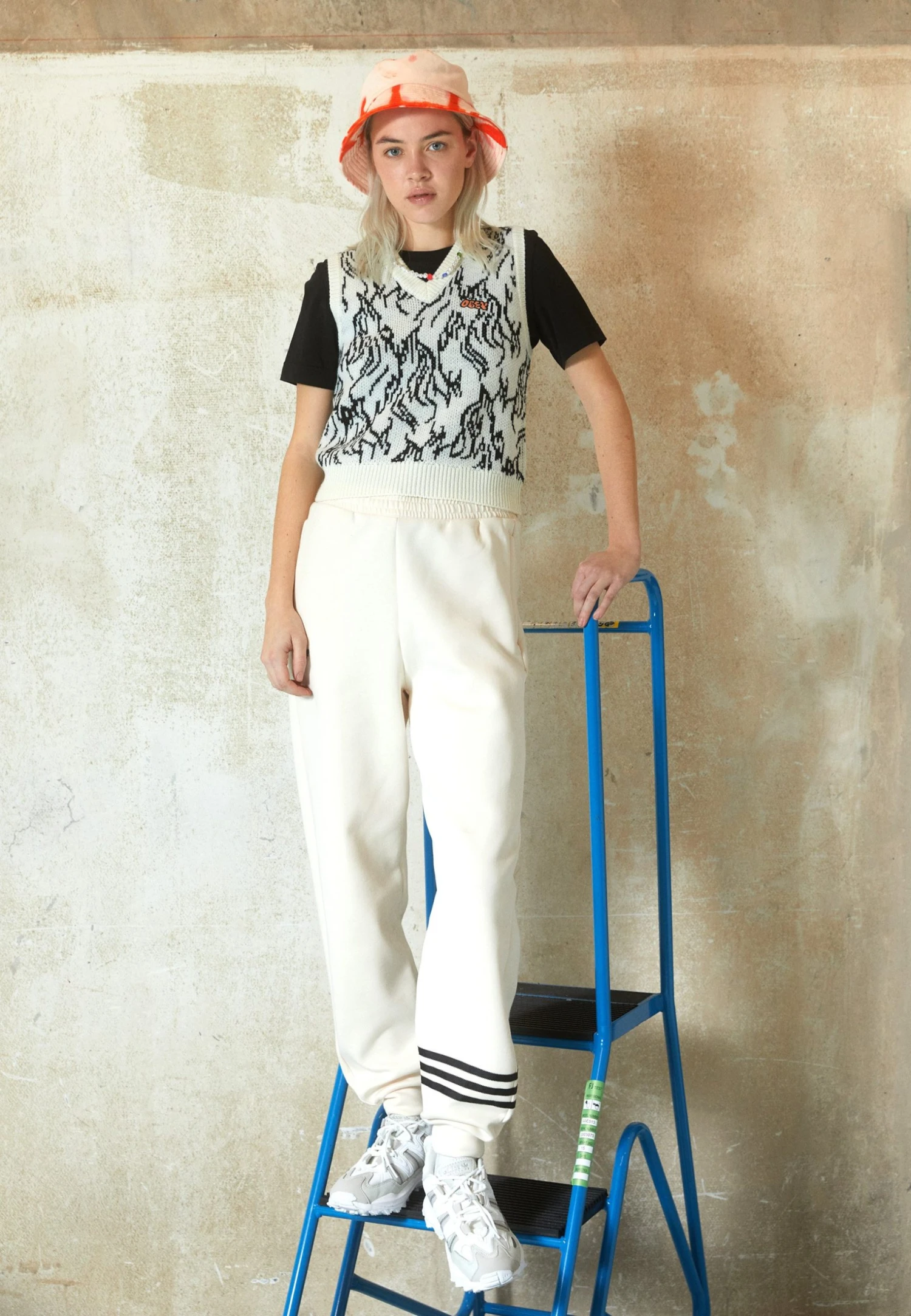 Adidas Originals Neuclassics Joggers - Tracksuit Bottoms 4 Adidas Originals Neuclassics Joggers - Tracksuit Bottoms - Image 2