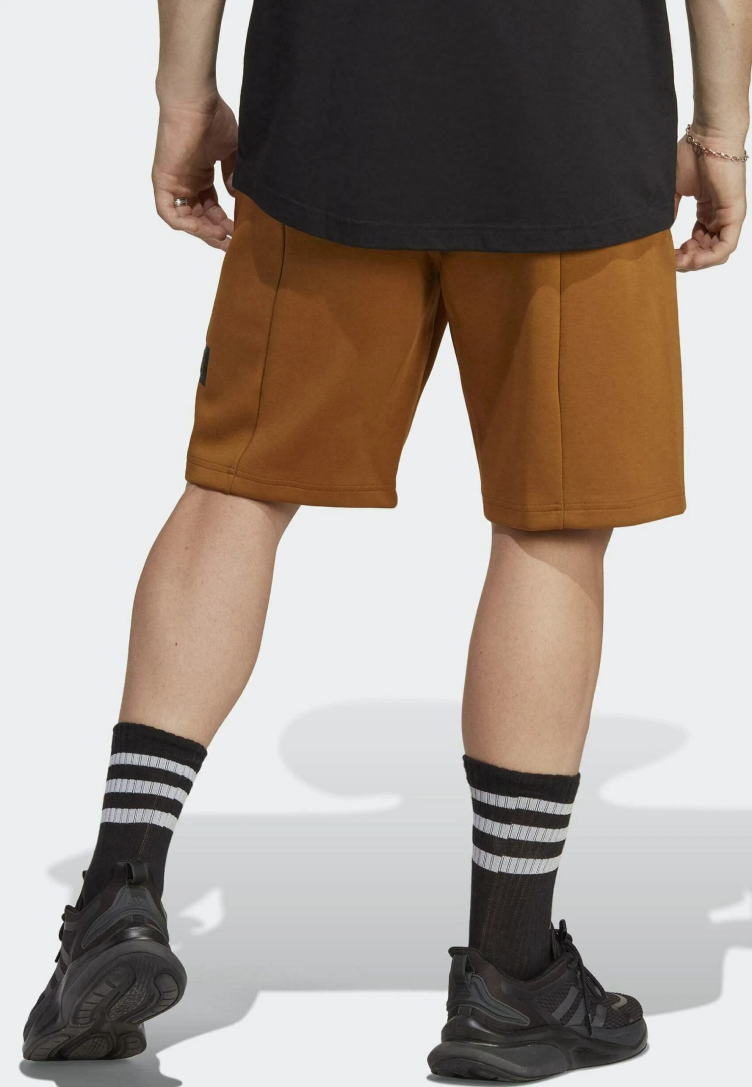 Adidas Sportswear Future Icons Badge Of Sport - Shorts - Bronze Strata 4 Adidas Sportswear Future Icons Badge Of Sport - Shorts - Bronze Strata - Image 2