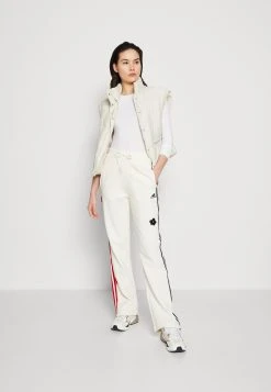 Adidas Sportswear 3 Stripes High Rise With Flower Patches - Tracksuit Bottoms - Chalk White -Adidas Shop 1f2dfa1ac7d54fb6bfa9c028d57f6468