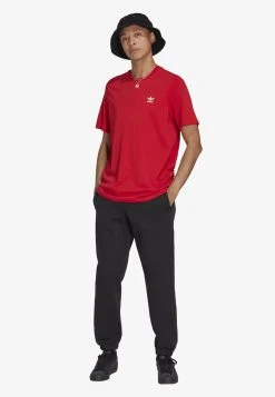 Adidas Originals Essential - Basic T-Shirt - Better Scarlet -Adidas Shop 2162a768856a4977b8f94b60ed936dee