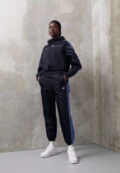 Adidas Originals Archive Cutline Cropped Hoodie - Sweatshirt - Black -Adidas Shop 24d465a8f0e7456589c15f209f858a68