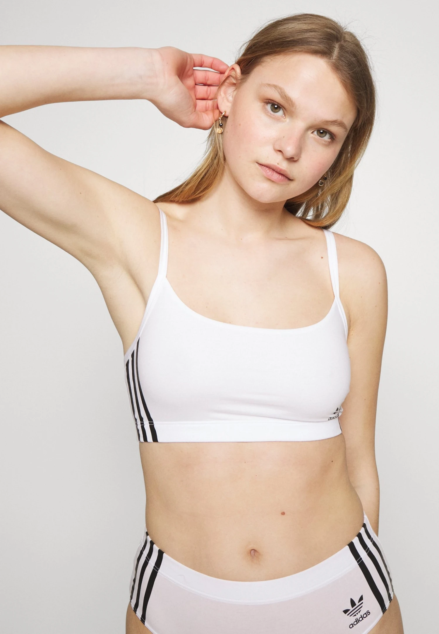 Adidas Originals Scoop Bralette - Bustier - White 6 Adidas Originals Scoop Bralette - Bustier - White - Image 4