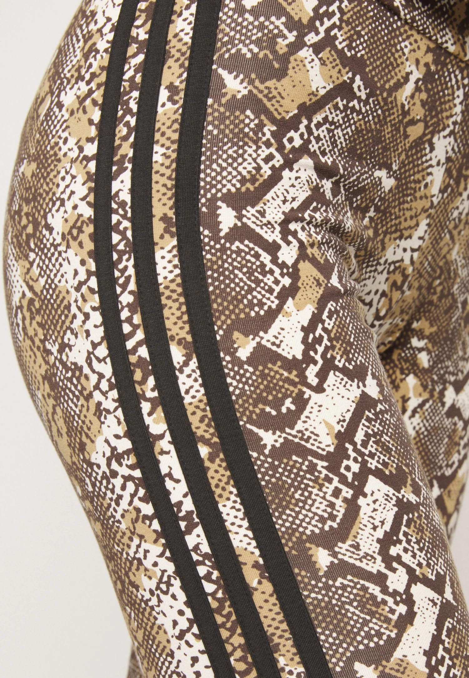 Adidas Originals Bike- Shorts - White 10 Adidas Originals Bike- Shorts - White - Image 8