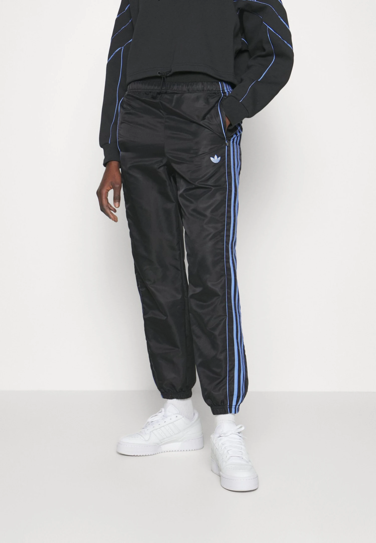 Adidas Originals Pant - Tracksuit Bottoms - Black 3 Adidas Originals Pant - Tracksuit Bottoms - Black
