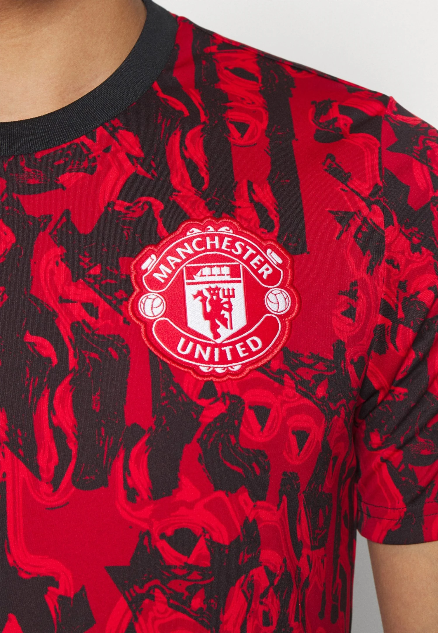ADIDAS PERFORMANCE Manchester United Prematch - Club Wear - Red/Black 7 ADIDAS PERFORMANCE Manchester United Prematch - Club Wear - Red/Black - Image 5