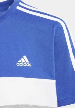 Adidas Sportswear Tiberio 3-Colorblock - Print T-Shirt - Semi Lucid Blue /Medium Grey Heather/White 11 Adidas Sportswear Tiberio 3-Colorblock - Print T-Shirt - Semi Lucid Blue /Medium Grey Heather/White -Adidas Shop 3cb4c2705ff84fdb9d27da6f99d504e3