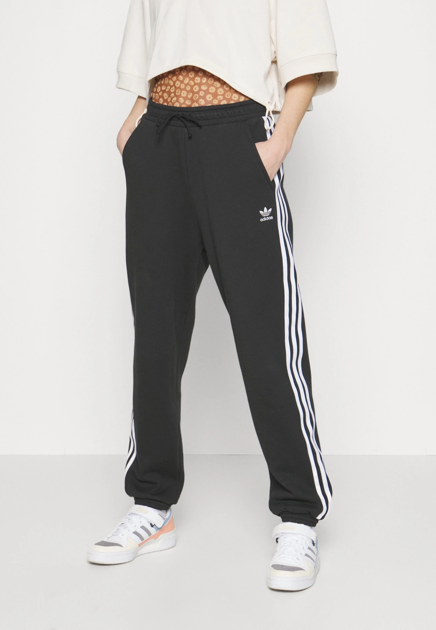 Adidas Originals Regular Jogger Pant - Tracksuit Bottoms 5 Adidas Originals Regular Jogger Pant - Tracksuit Bottoms - Image 3