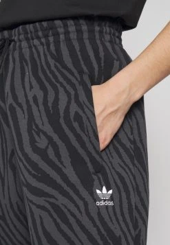 Adidas Originals Jogger - Tracksuit Bottoms - Carbon/Black -Adidas Shop 5434366ac28a448a82ed8c7b7f28f7c0