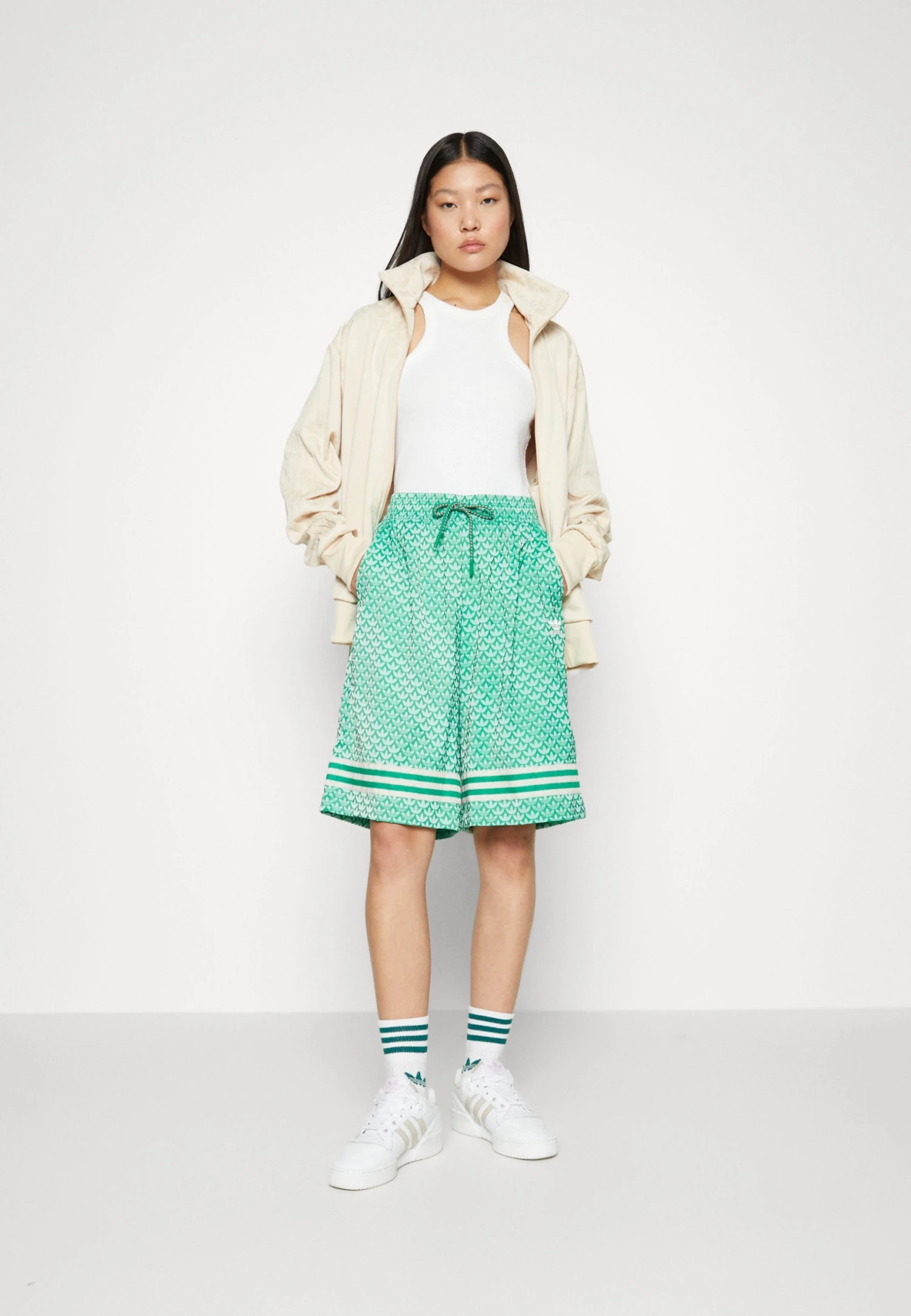 Adidas Originals Adicolor 70S - Shorts - Green 7 Adidas Originals Adicolor 70S - Shorts - Green - Image 5