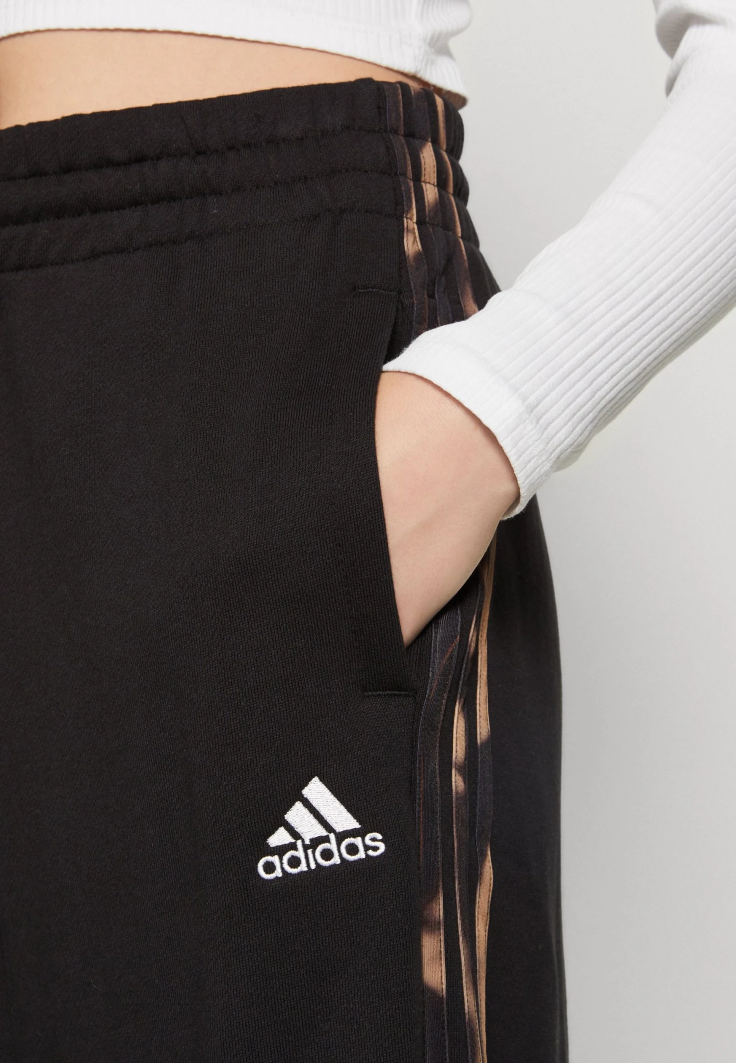 Adidas Sportswear Vibaop- Tracksuit Bottoms - Black/Multicolor 8 Adidas Sportswear Vibaop- Tracksuit Bottoms - Black/Multicolor - Image 6