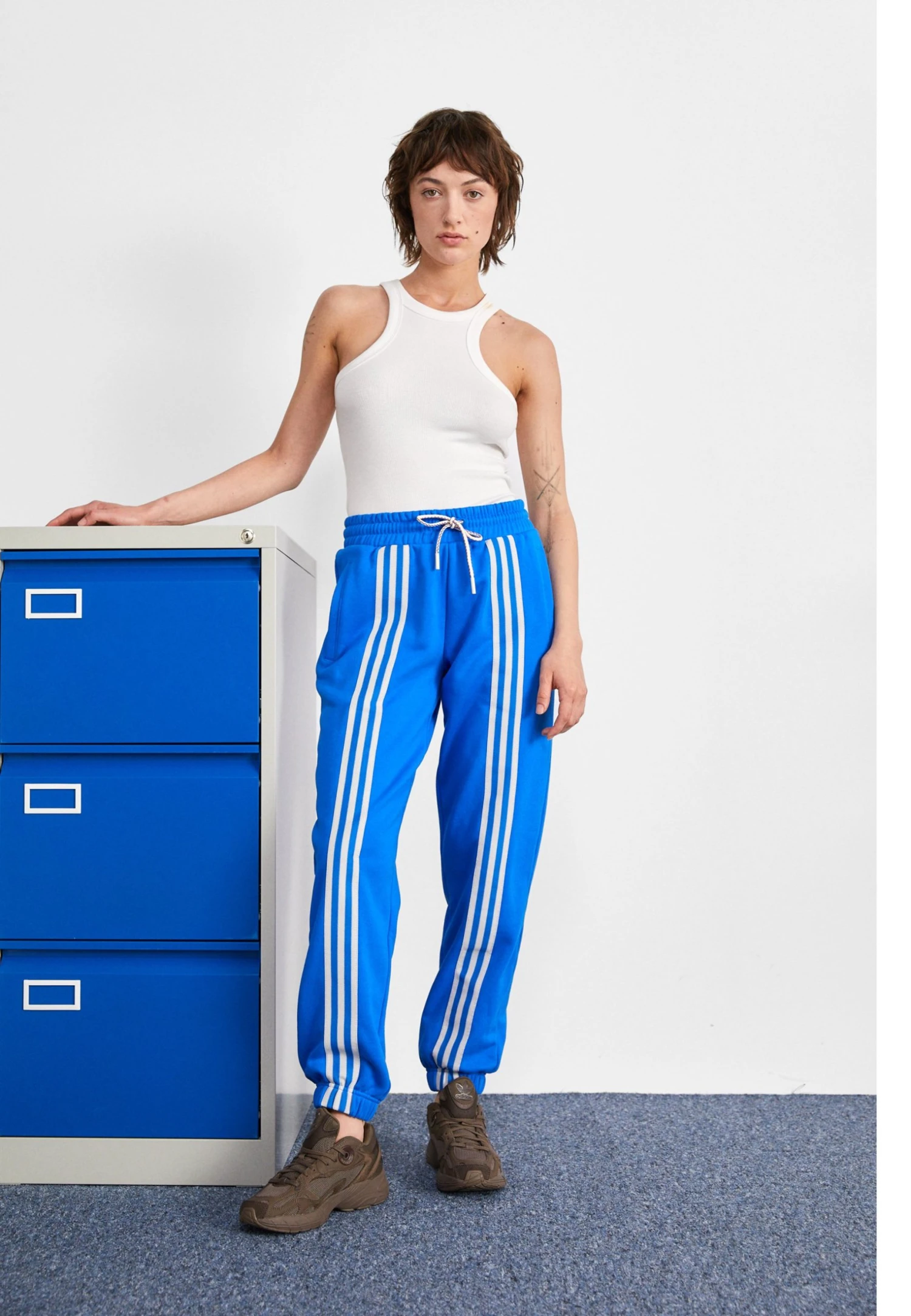 Adidas Originals Adicolor 70S Pants - Tracksuit Bottoms - Bluebird 4 Adidas Originals Adicolor 70S Pants - Tracksuit Bottoms - Bluebird - Image 2