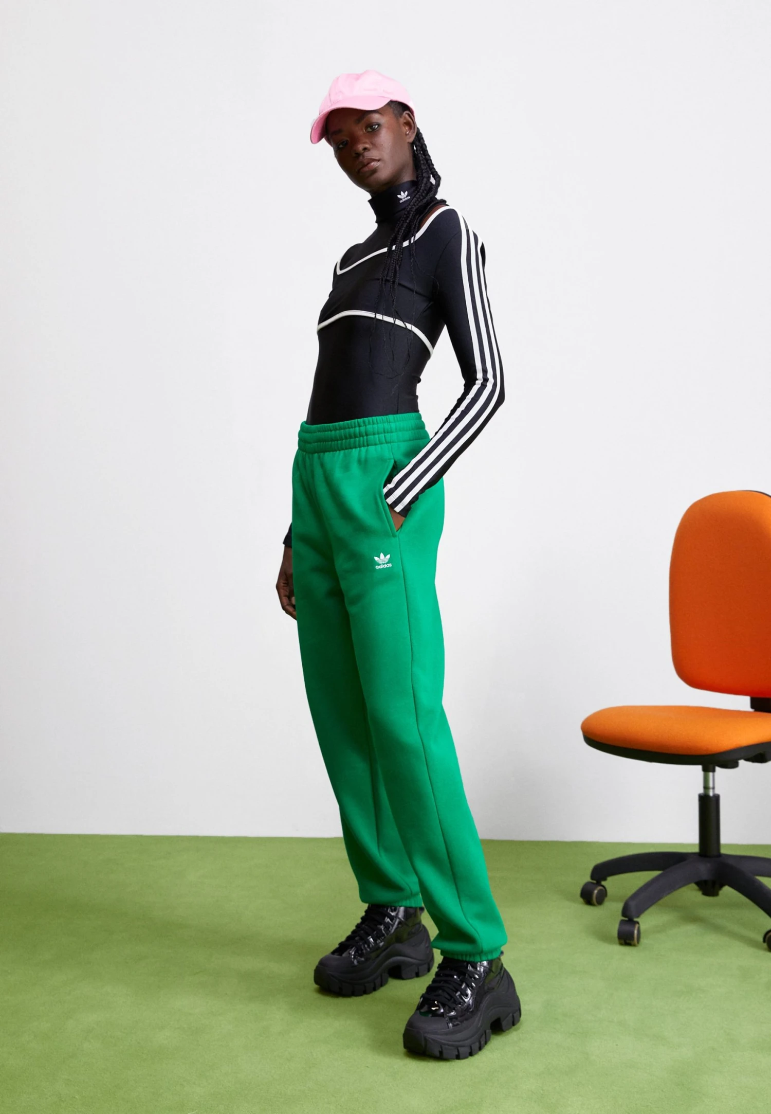 Adidas Originals Essentials - Tracksuit Bottoms - Green 4 Adidas Originals Essentials - Tracksuit Bottoms - Green - Image 2