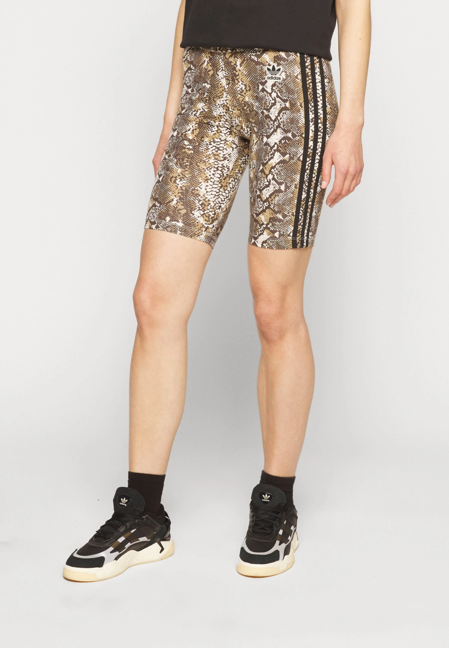 Adidas Originals Bike- Shorts - White 6 Adidas Originals Bike- Shorts - White - Image 4