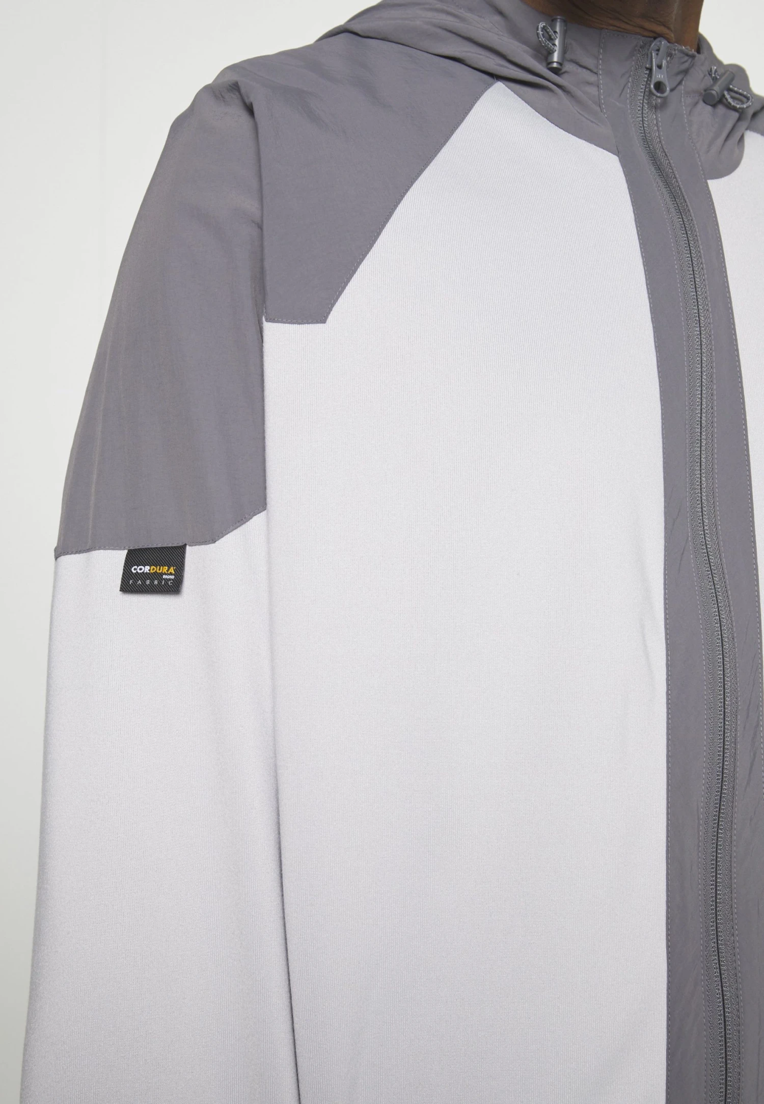 Adidas Originals Winter- Zip-Up Sweatshirt - Grey 9 Adidas Originals Winter- Zip-Up Sweatshirt - Grey - Image 7