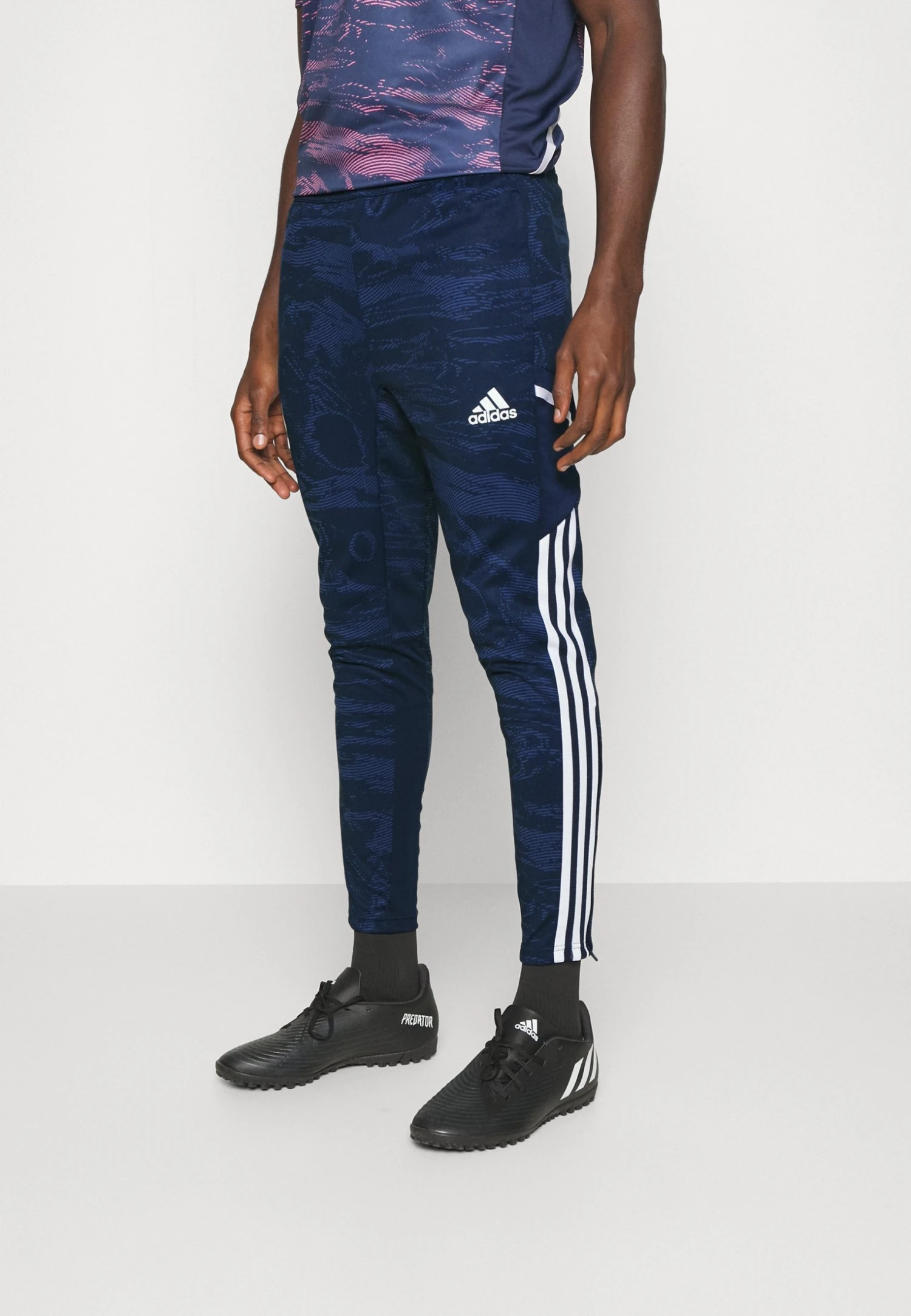 ADIDAS PERFORMANCE Juventus Turin Trainings Pant - Club Wear - Tech Indigo/Night Indigo 3 ADIDAS PERFORMANCE Juventus Turin Trainings Pant - Club Wear - Tech Indigo/Night Indigo