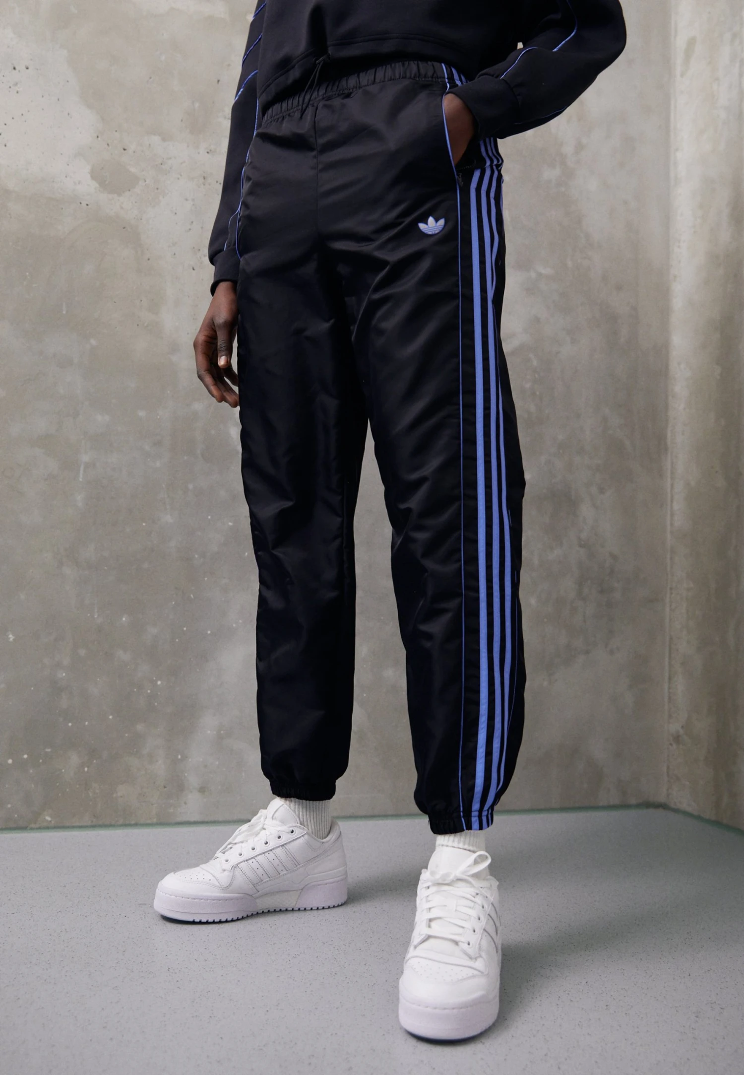 Adidas Originals Pant - Tracksuit Bottoms - Black 7 Adidas Originals Pant - Tracksuit Bottoms - Black - Image 5