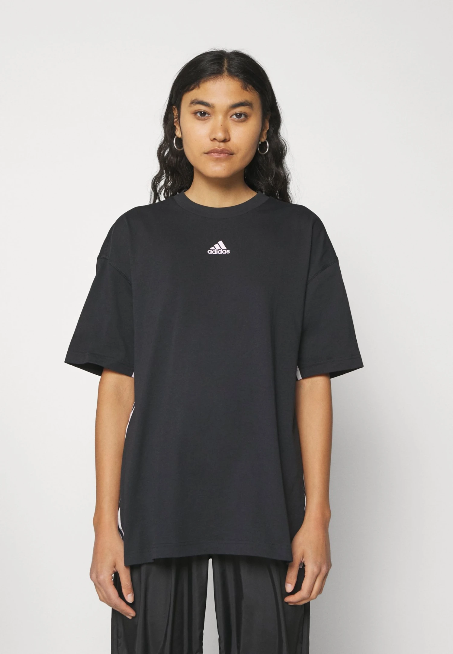 Adidas Sportswear Dance - Print T-Shirt - Black/Clear Pink 5 Adidas Sportswear Dance - Print T-Shirt - Black/Clear Pink - Image 3