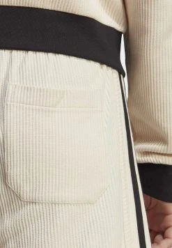 Adidas Originals Shorts - White -Adidas Shop 990962fc805a453985c8efeca244e3c1