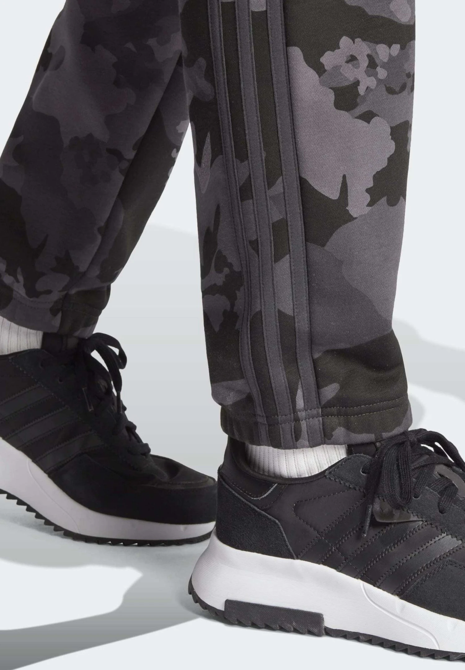 Adidas Originals Graphics - Tracksuit Bottoms - Carbon 6 Adidas Originals Graphics - Tracksuit Bottoms - Carbon - Image 4