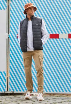 Adidas Originals Padded - Waistcoat - Black -Adidas Shop a04e9df24b974b15ae66bb92b6ba59b7