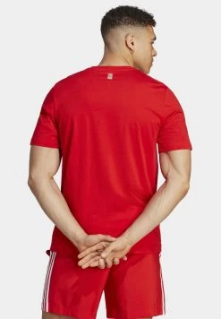 ADIDAS PERFORMANCE Fc Bayern Dna Graphic - Club Wear - Red 9 ADIDAS PERFORMANCE Fc Bayern Dna Graphic - Club Wear - Red -Adidas Shop a1577b6d75324491872b0cc113fd9bb3