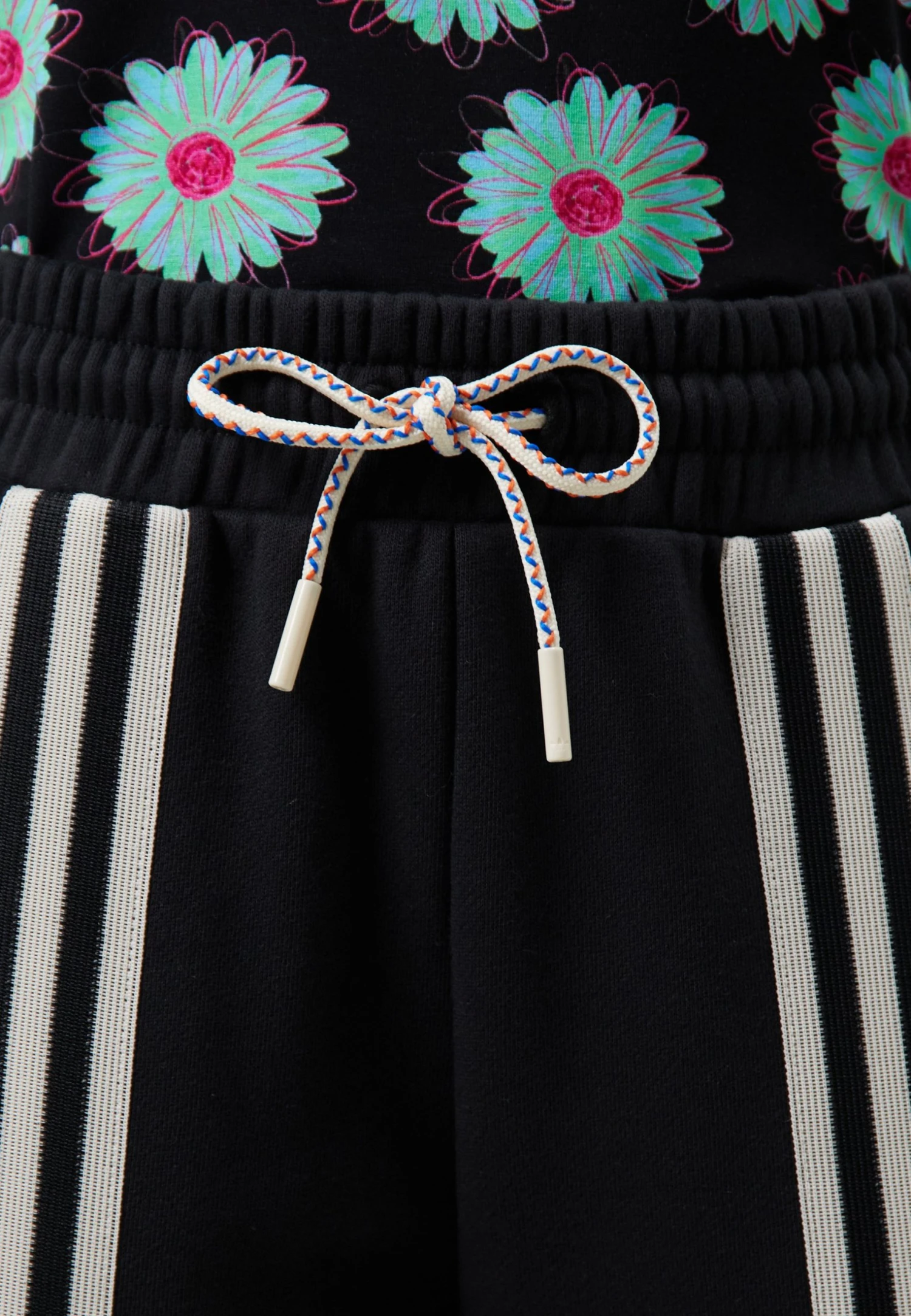 Adidas Originals Adicolor 70S Pants - Tracksuit Bottoms 6 Adidas Originals Adicolor 70S Pants - Tracksuit Bottoms - Image 4