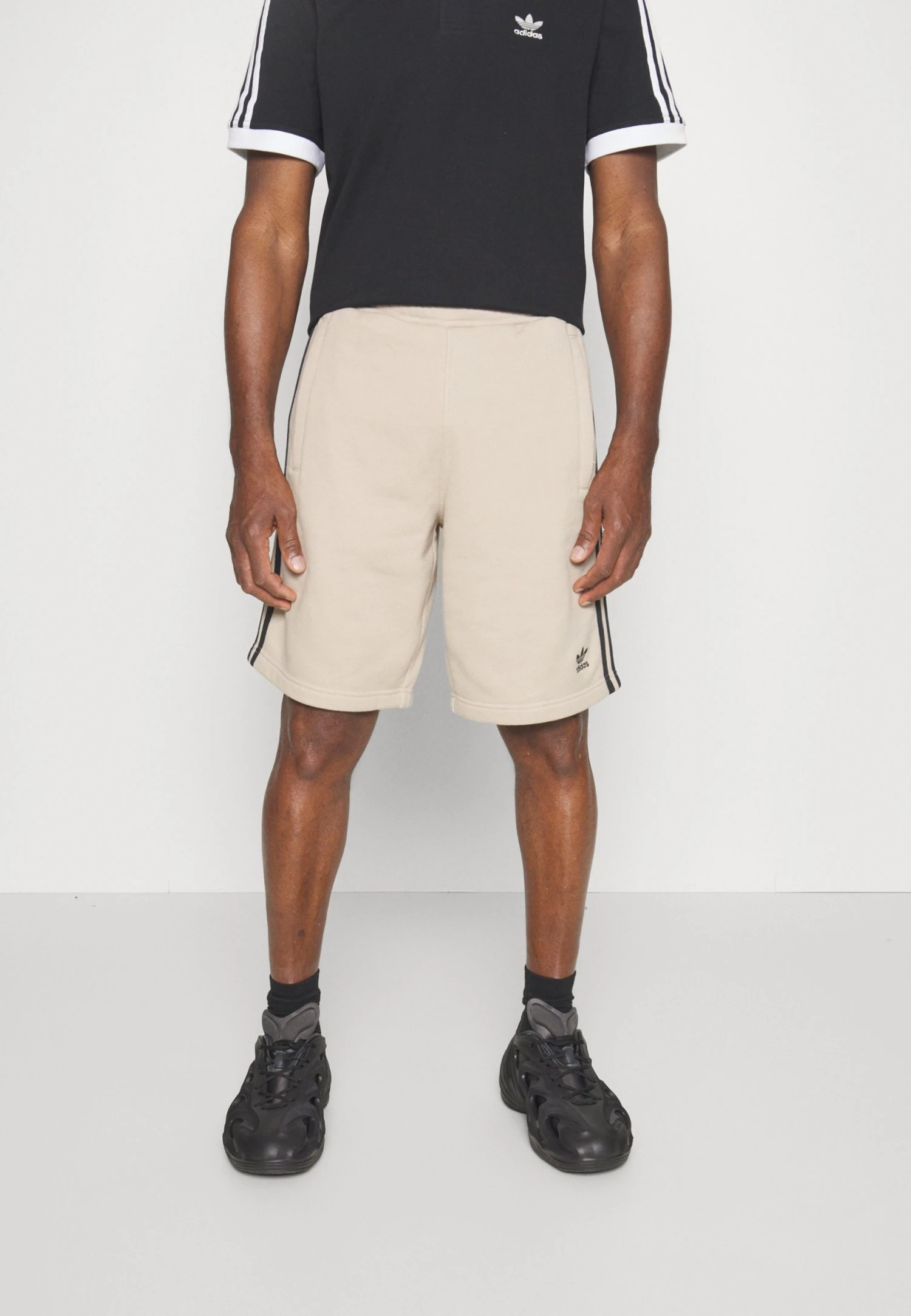 Adidas Originals 3-Stripe - Tracksuit Bottoms - Beige 6 Adidas Originals 3-Stripe - Tracksuit Bottoms - Beige - Image 4