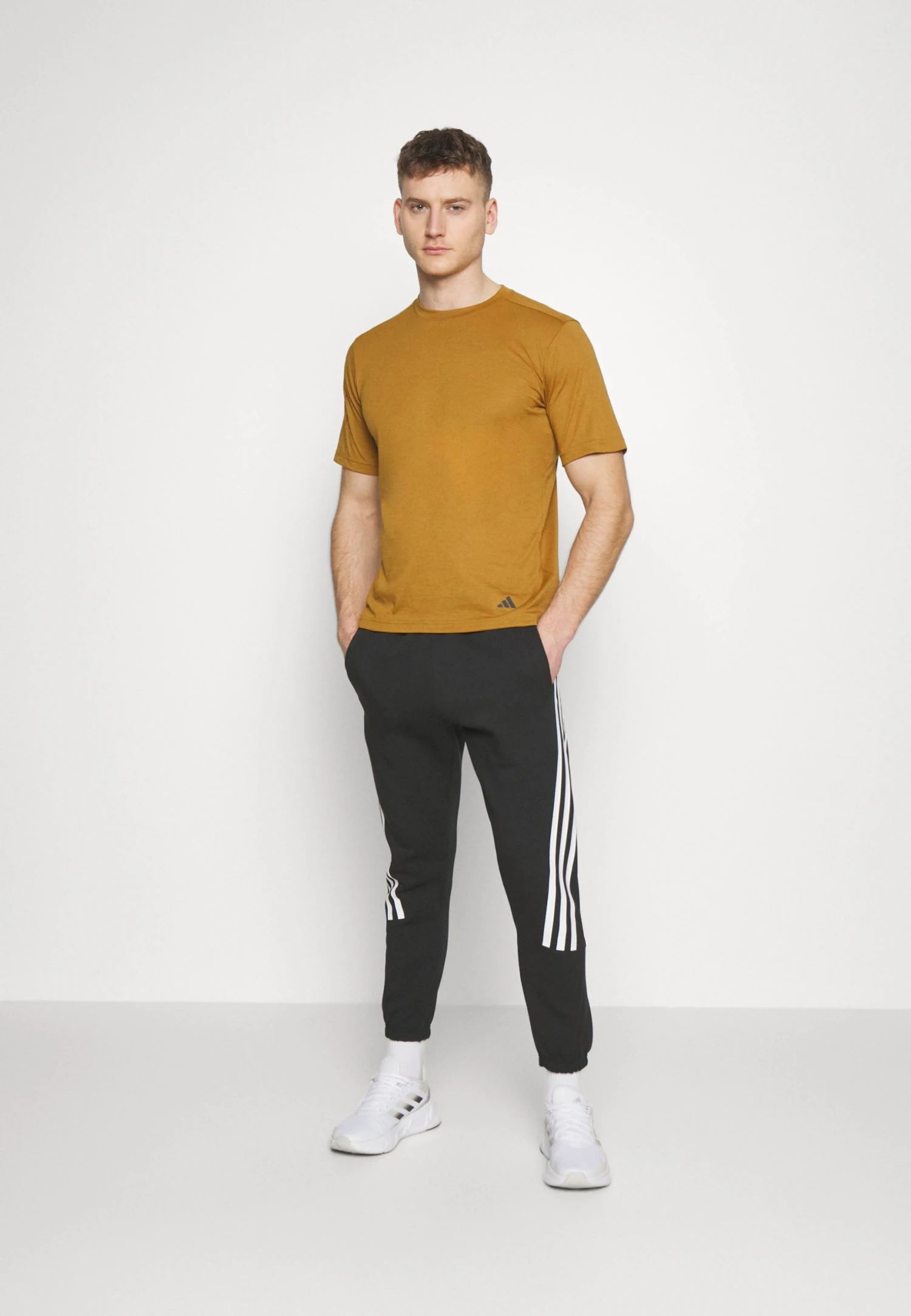 ADIDAS PERFORMANCE Yoga Base Tee - Sports T-Shirt - Bronze Strata/Carbon 4 ADIDAS PERFORMANCE Yoga Base Tee - Sports T-Shirt - Bronze Strata/Carbon - Image 2