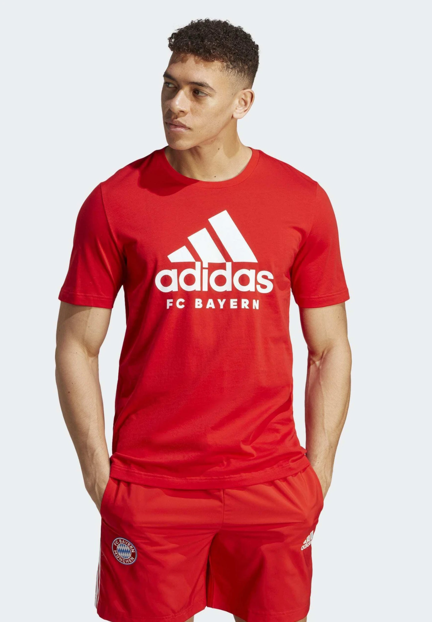 ADIDAS PERFORMANCE Fc Bayern Dna Graphic - Club Wear - Red 3 ADIDAS PERFORMANCE Fc Bayern Dna Graphic - Club Wear - Red