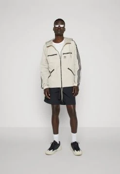 Adidas Originals Classics - Windbreaker - Beige 14 Adidas Originals Classics - Windbreaker - Beige -Adidas Shop b8213a4413f14c31bc4425daf9648b7c