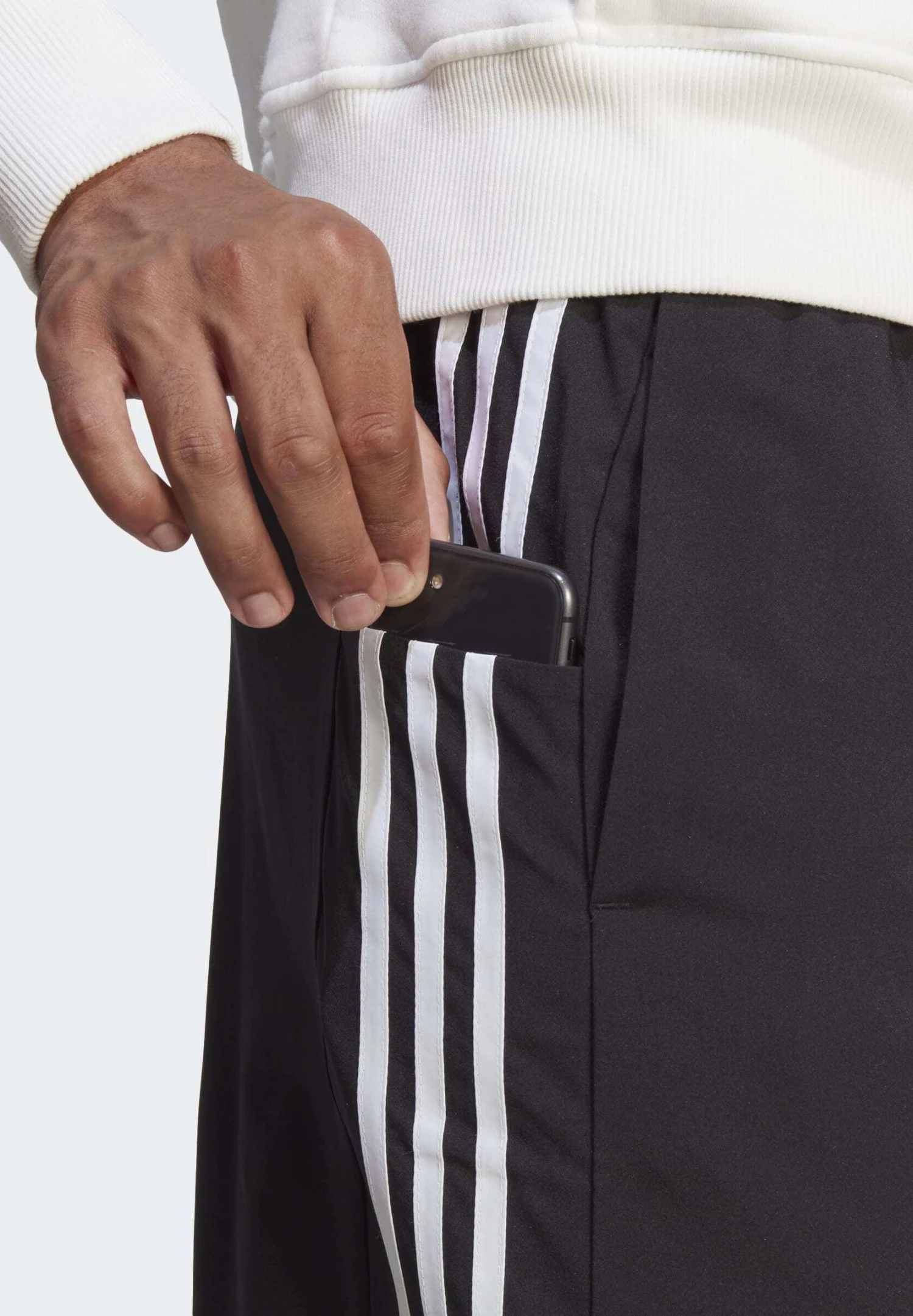 Adidas Sportswear Chelsea - Sports Shorts - Black/White 6 Adidas Sportswear Chelsea - Sports Shorts - Black/White - Image 4
