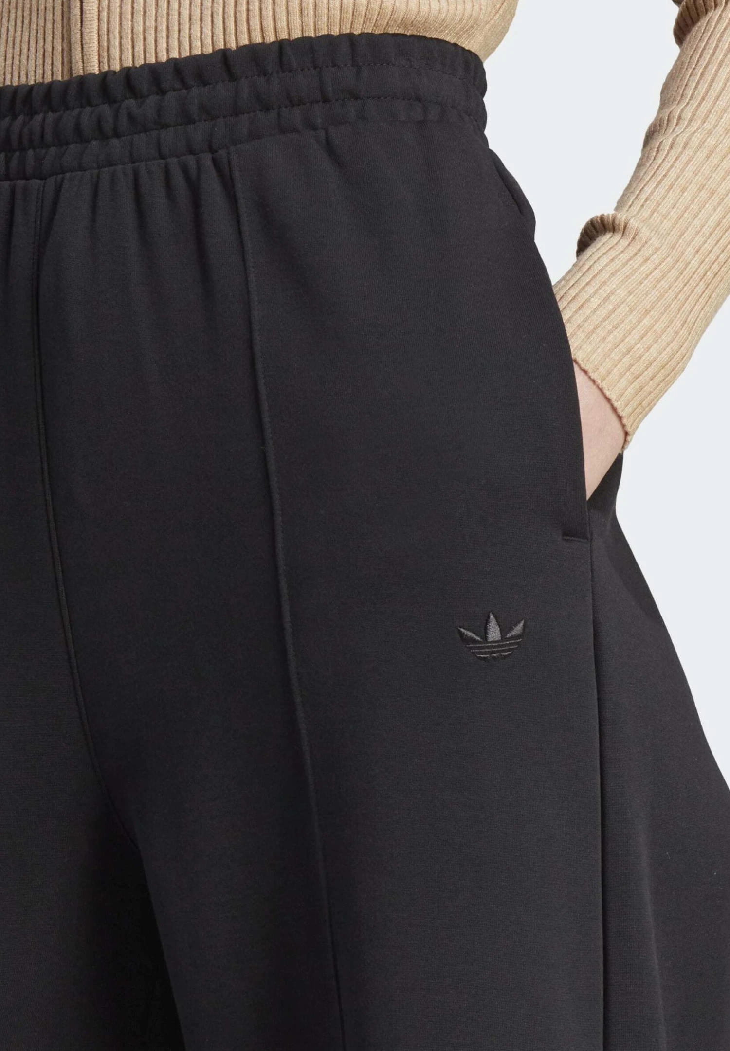 Adidas Originals Premium Essentials Wide-Leg Pintuck - Tracksuit Bottoms - Black 5 Adidas Originals Premium Essentials Wide-Leg Pintuck - Tracksuit Bottoms - Black - Image 3