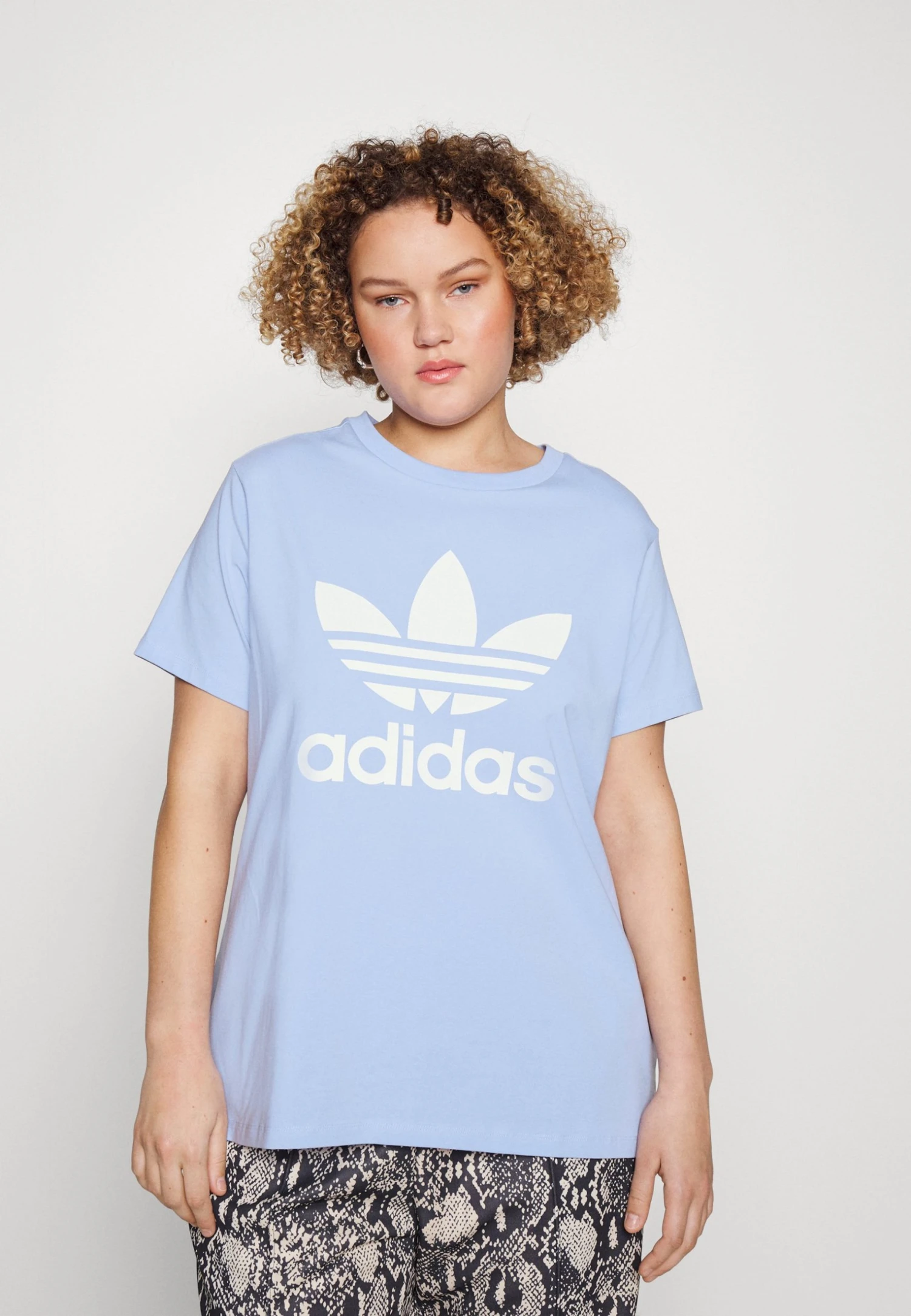 Adidas Originals Trefoil Tee - Print T-Shirt 3 Adidas Originals Trefoil Tee - Print T-Shirt