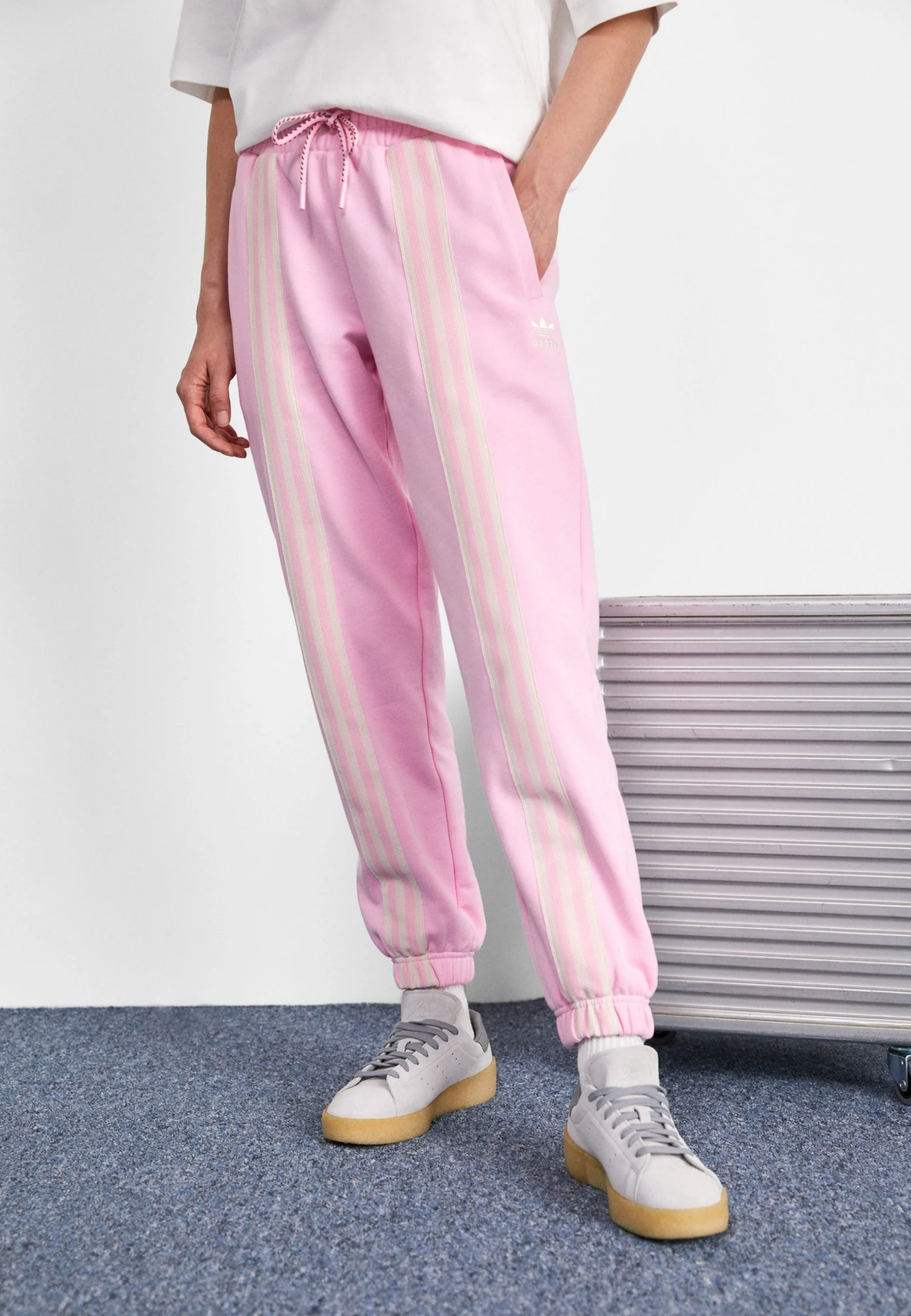 Adidas Originals Adicolor 70S Pants - Tracksuit Bottoms - True Pink 3 Adidas Originals Adicolor 70S Pants - Tracksuit Bottoms - True Pink