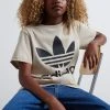 Adidas Originals Trefoil Junior Unisex - Print T-Shirt - Beige -Adidas Shop d25577ed7bcb42838b0203c3d5738766