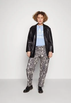 Adidas Originals Trefoil Tee - Print T-Shirt 9 Adidas Originals Trefoil Tee - Print T-Shirt -Adidas Shop d61e7436a99f43ab8b0ccc74a5475b14