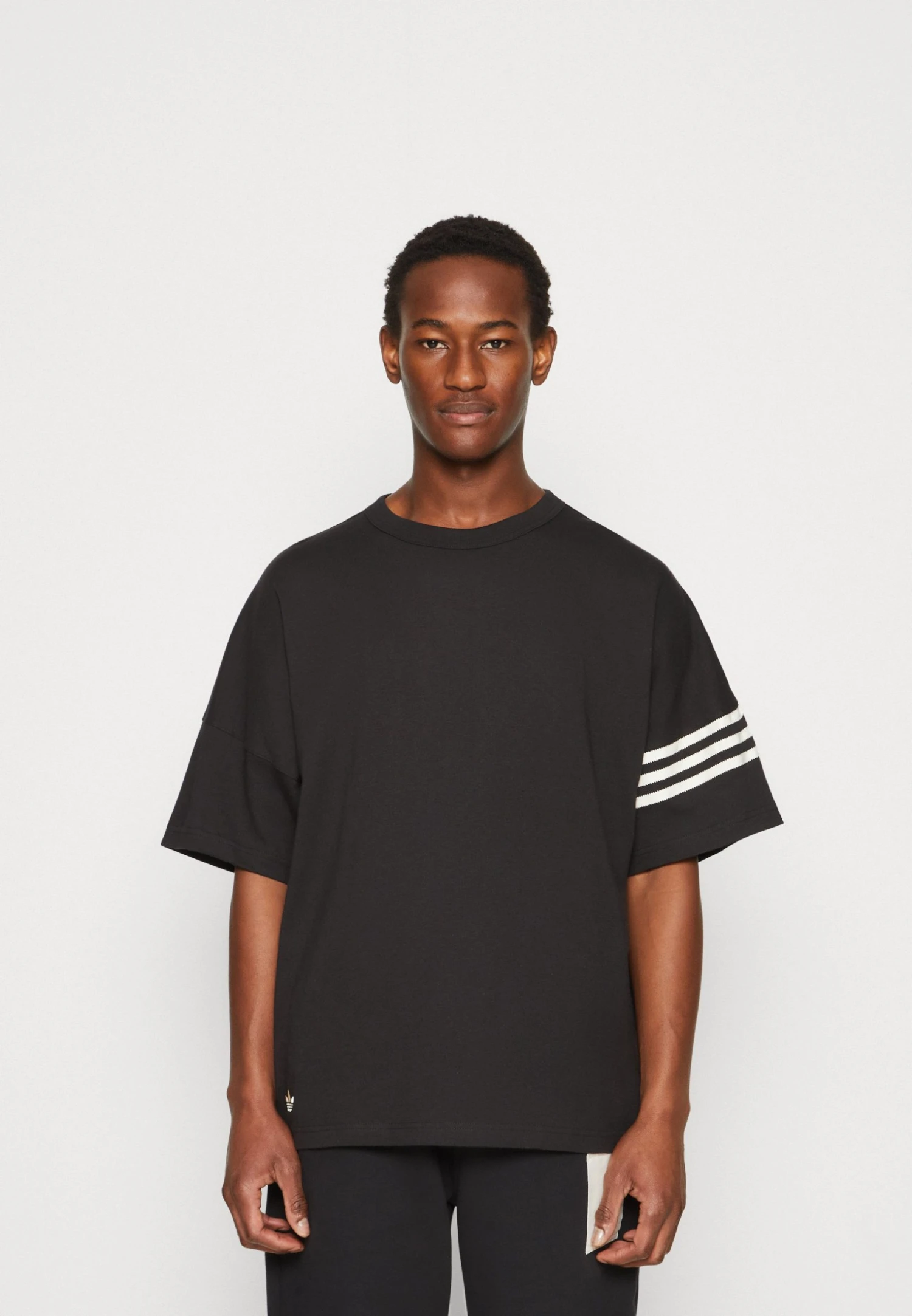 Adidas Originals New Tee - Print T-Shirt - Black 3 Adidas Originals New Tee - Print T-Shirt - Black