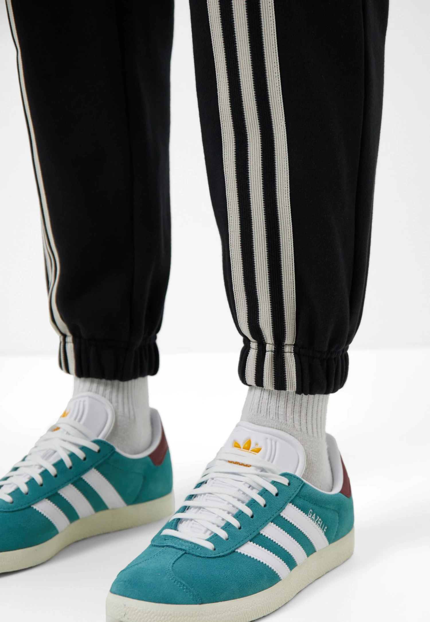 Adidas Originals Adicolor 70S Pants - Tracksuit Bottoms 9 Adidas Originals Adicolor 70S Pants - Tracksuit Bottoms - Image 7