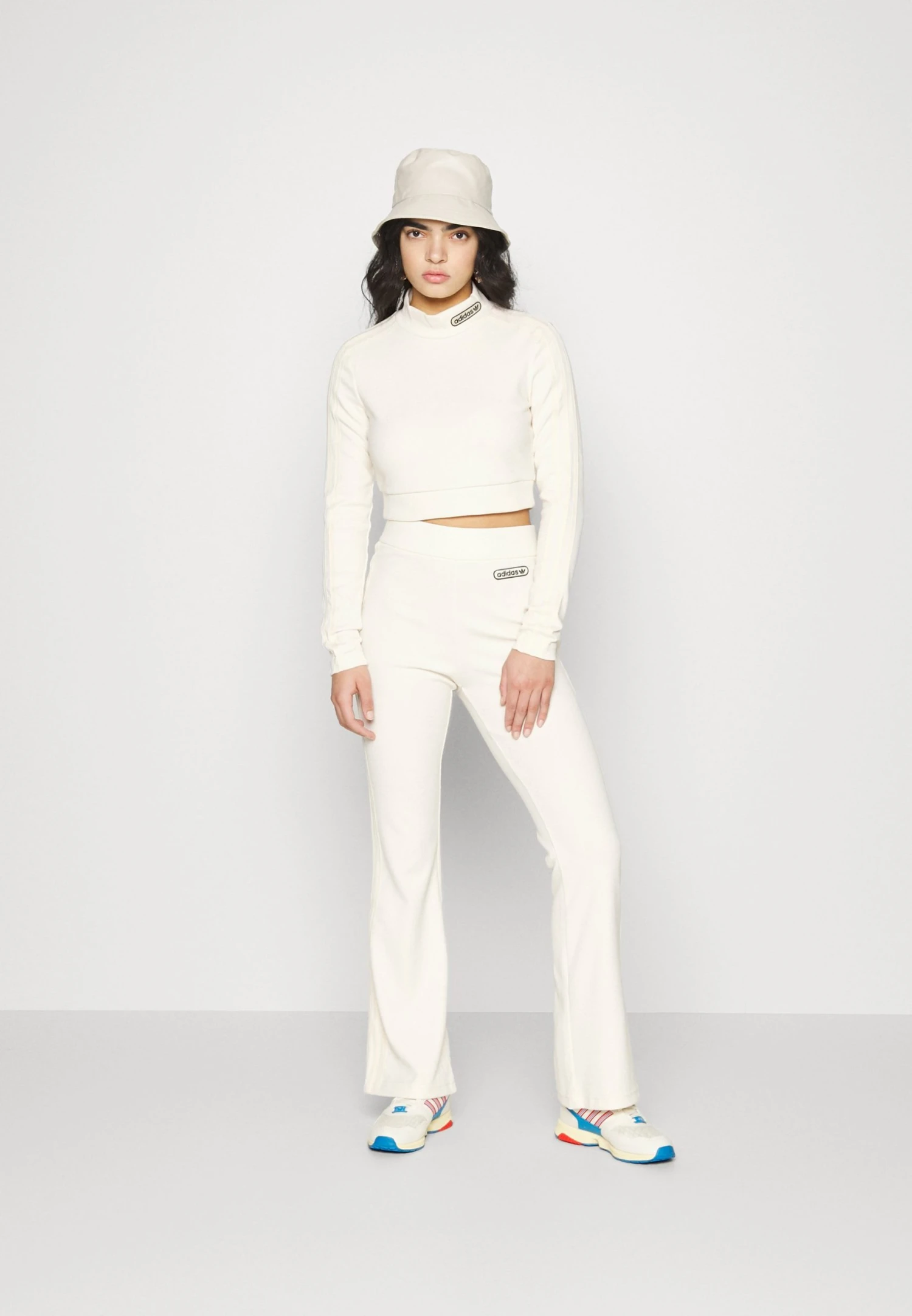 Adidas Originals Cropped - Long Sleeved Top - White 6 Adidas Originals Cropped - Long Sleeved Top - White - Image 4