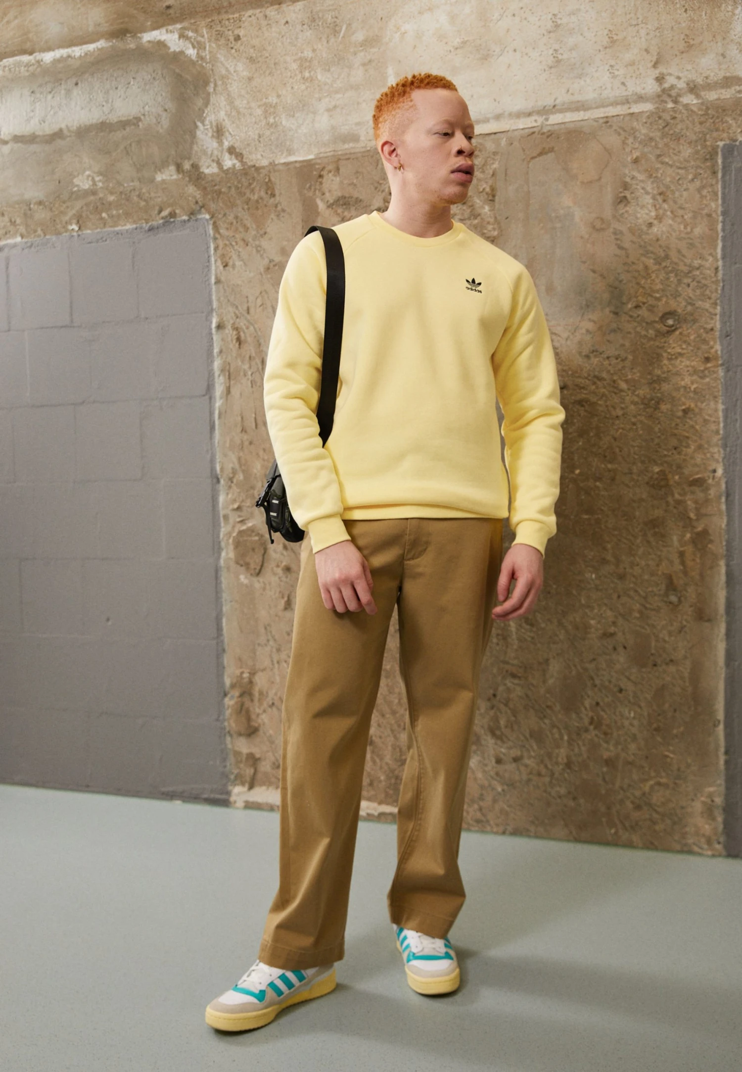 Adidas Originals Essential Crew - Sweatshirt - Almost Yellow 4 Adidas Originals Essential Crew - Sweatshirt - Almost Yellow - Image 2