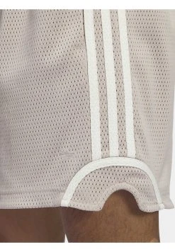 Adidas Originals Basketball - Shorts - Taupe Off White -Adidas Shop eb6a3e0a3b8a49e496686003c53fa32e