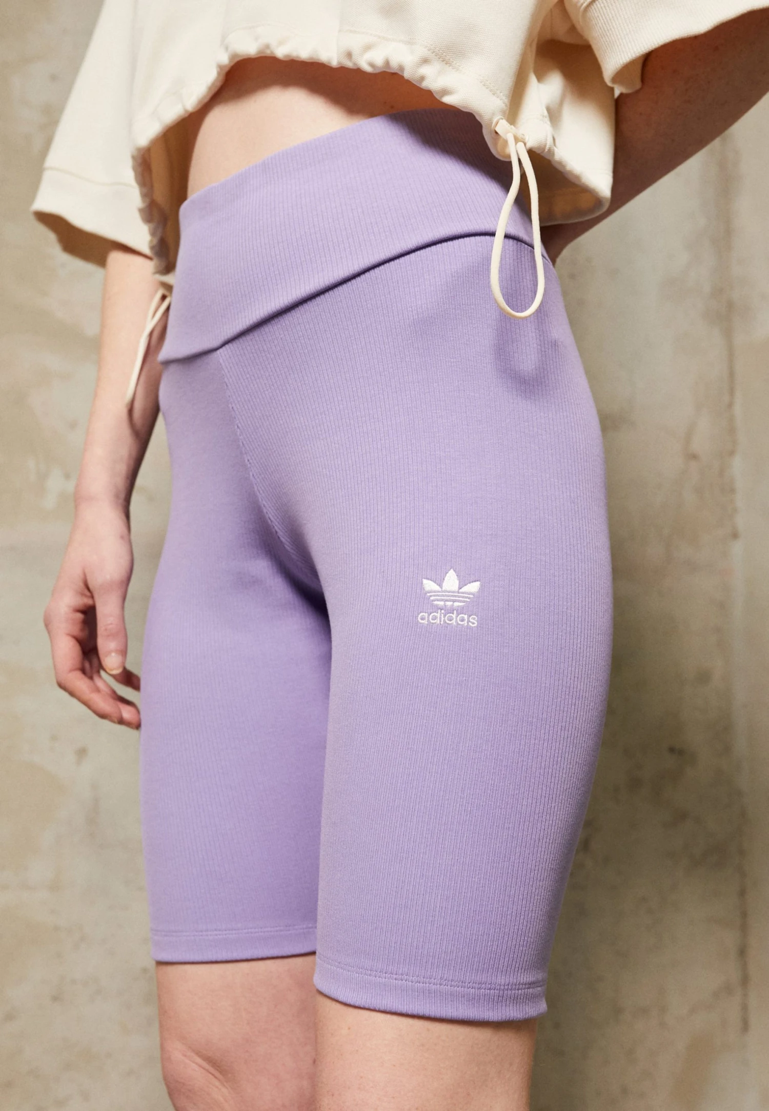 Adidas Originals Essential Ribbed Short - Shorts - Magic Lilac 3 Adidas Originals Essential Ribbed Short - Shorts - Magic Lilac