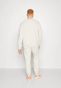 Adidas Originals Ess Pants - Tracksuit Bottoms - White -Adidas Shop edea51b6ea3446daa50845e17241d8a5