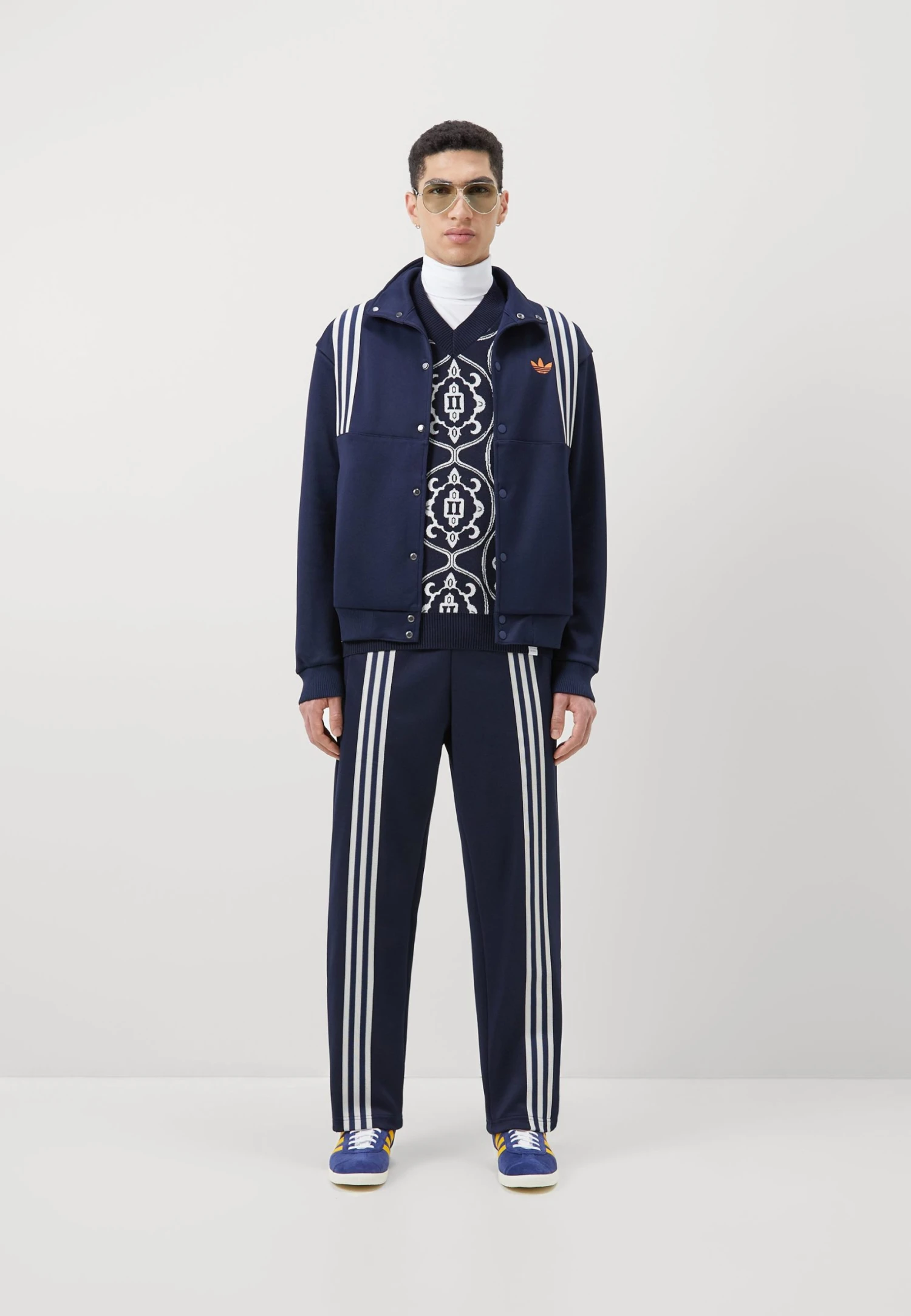 Adidas Originals King Pant - Tracksuit Bottoms - Night Indigo 4 Adidas Originals King Pant - Tracksuit Bottoms - Night Indigo - Image 2