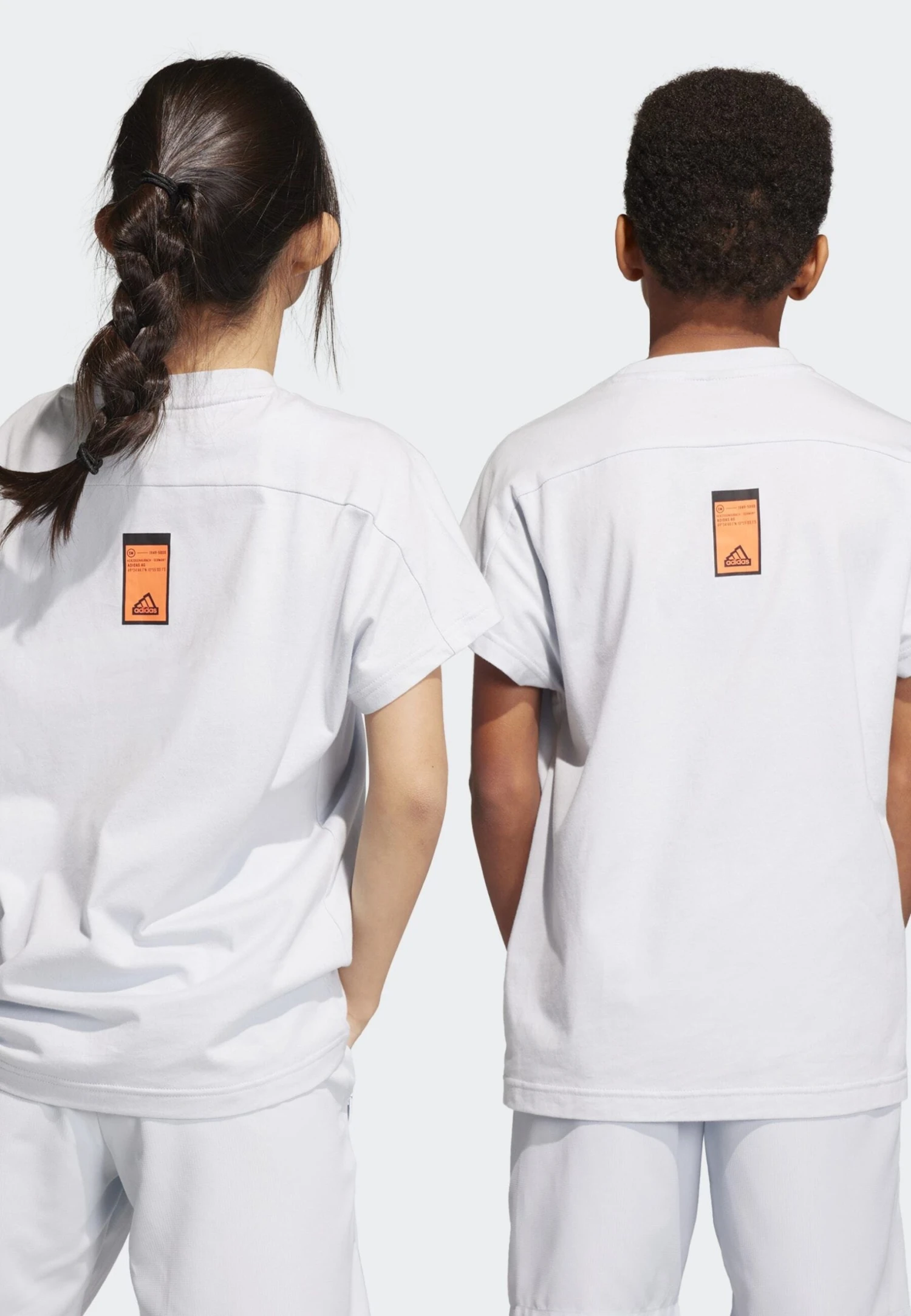 Adidas Sportswear U Ce Q2- Basic T-Shirt - Halo Blue/App Solar Red 4 Adidas Sportswear U Ce Q2- Basic T-Shirt - Halo Blue/App Solar Red - Image 2