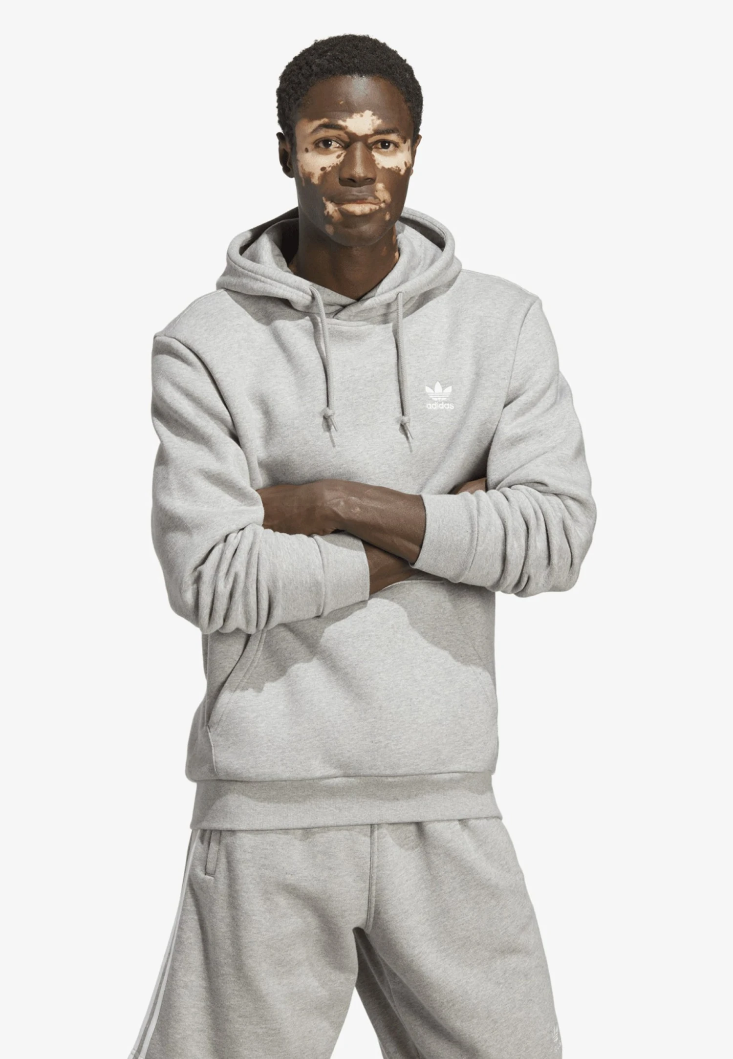 Adidas Originals Essential- Sweatshirt - Medium Grey Heather 3 Adidas Originals Essential- Sweatshirt - Medium Grey Heather